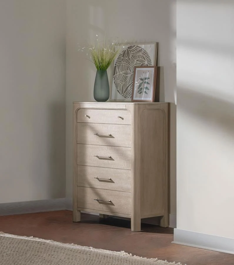 Solano Bedroom Set photo 2