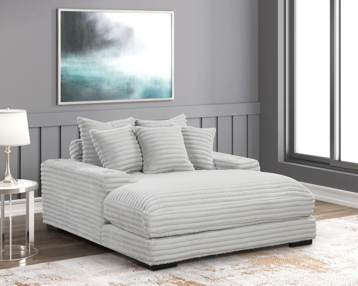 Julia Chaise Lounge Chair photo 2