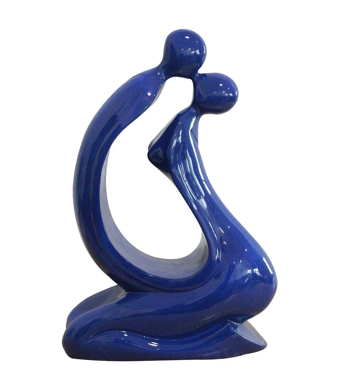 Kissing Couple Sculpture photo 2